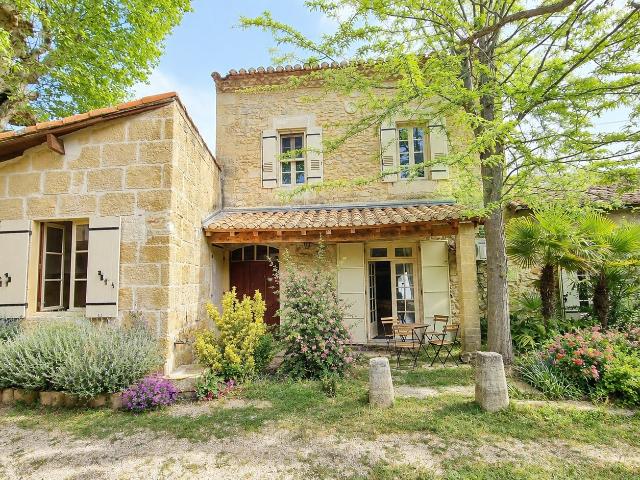 Maison vente à Nîmes, Comps