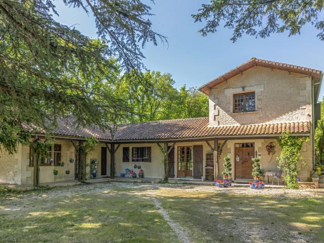 Maison vente à Douzat, Charente