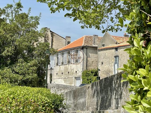 Maison vente à Angoulême, Aignes-et-puypéroux