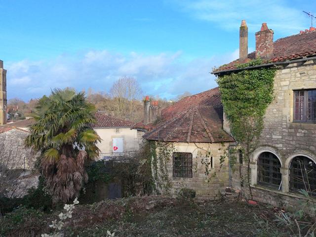 Maison vente à Montmorillon, Charroux