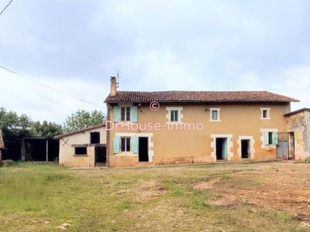 Maison vente à Confolens, Pleuville