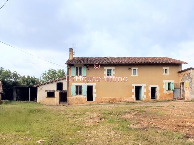 Maison vente à Pleuville, Charente