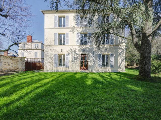 Maison vente à Saint-Germain-en-Laye, Saint-germain-en-laye