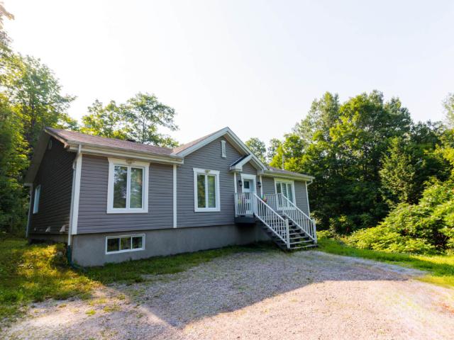 House for rent in Les Collines-de-l'outaouais, Quebec