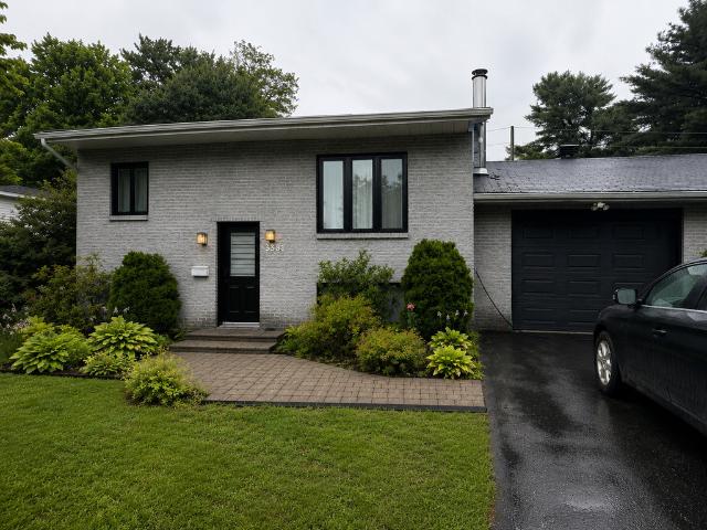 House for rent in Les Moulins, Quebec