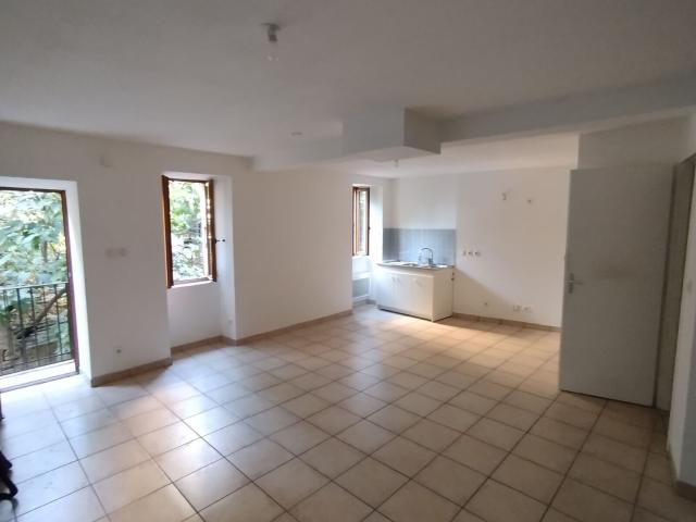 Maison location à France métropolitaine, Vinezac