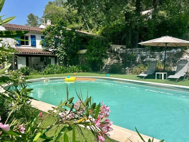Maison location à Domaine Giroval Sud, Roquefort-les-Pins
