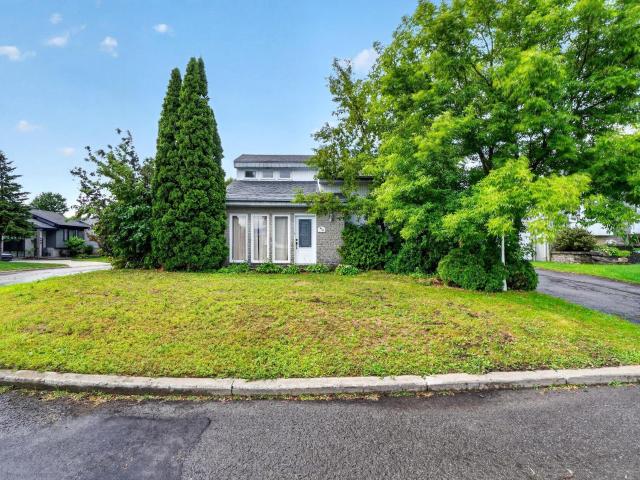 House for rent in Les Moulins, Quebec