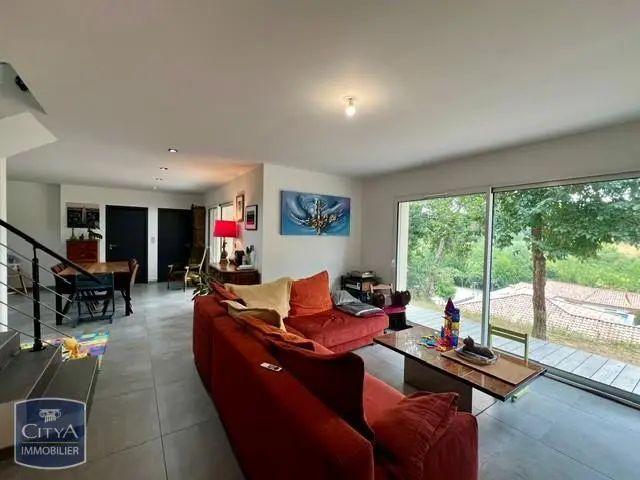 Maison location à Rouge, Grazac