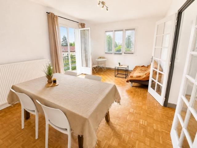 Maison location à La Jarrige, Naves