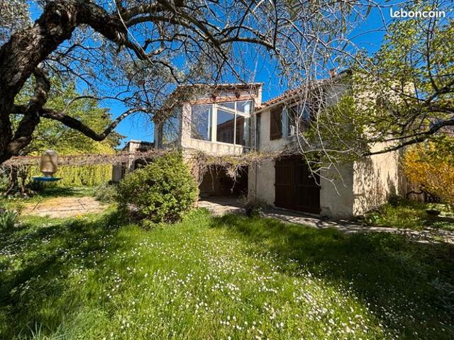 Maison vente à Forcalquier, Ongles