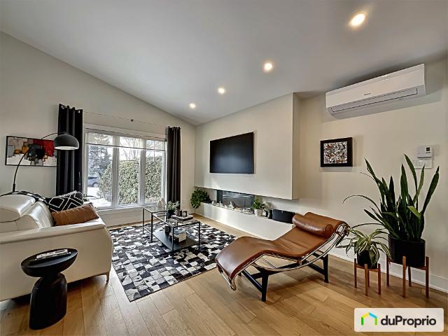House for sale in Sainte-julie