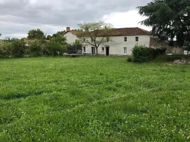 Maison vente à Bressuire, Clessé