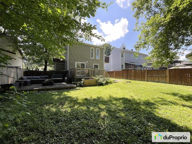 House for sale in Sainte-marthe-sur-le-lac