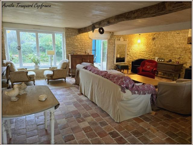 Maison vente à Saint-Jean-d'Angély, Antezant-la-chapelle