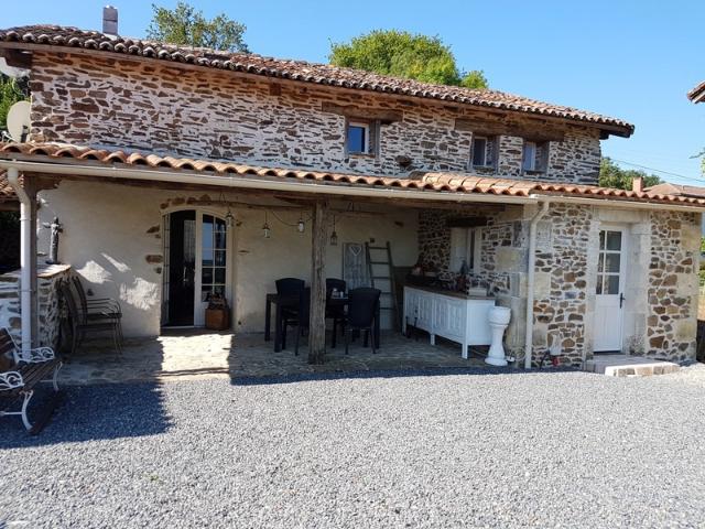 Maison vente à Confolens, Cherves-châtelars