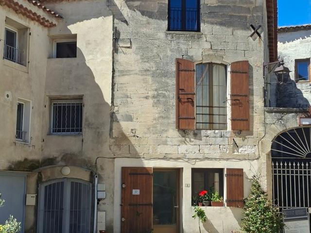 Maison vente à Nîmes, Domazan