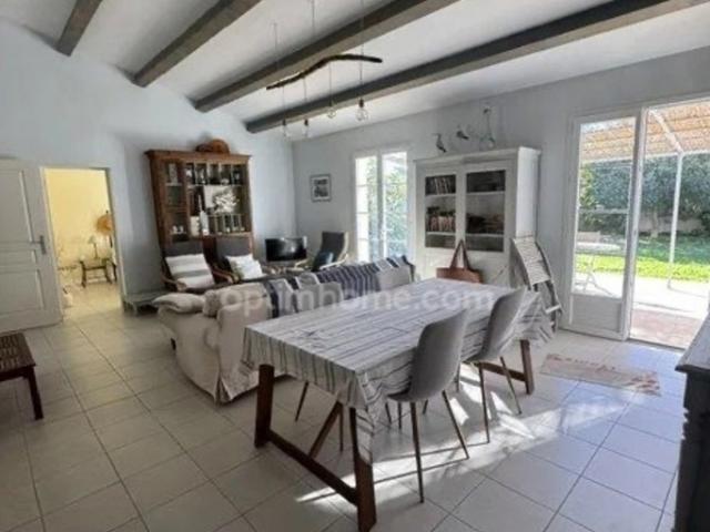 Maison vente à La Rochelle, Loix