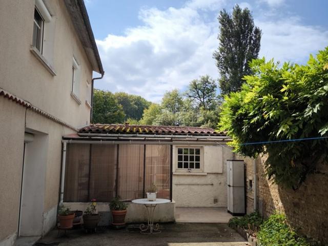 Maison vente à Confolens, Montignac-charente