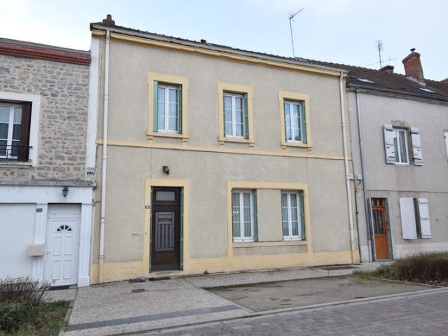 Maison vente à Autun, Génelard