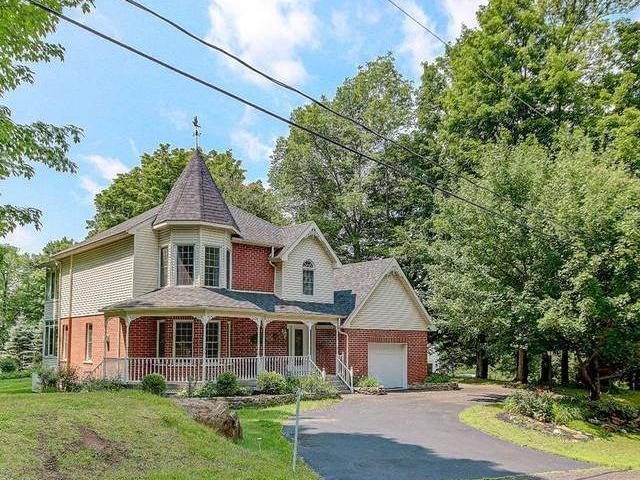 House for sale in Bromont