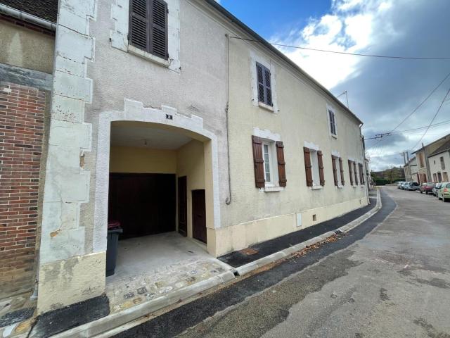 Maison vente à Sens, Cézy
