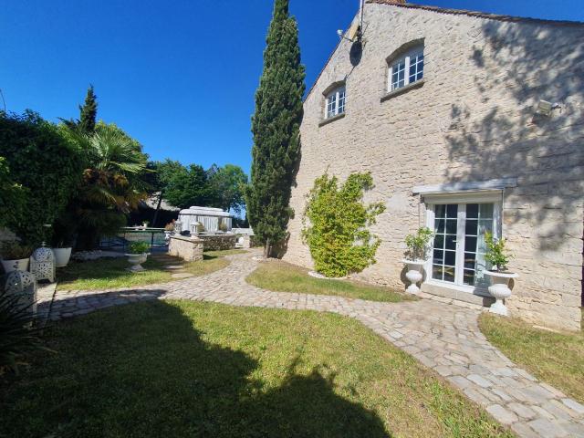 Maison vente à Fontainebleau, Chaintreaux