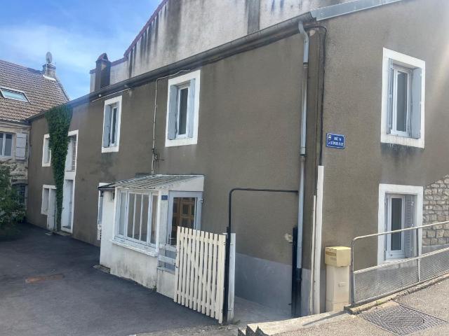 Maison vente à Vesoul, Champvans