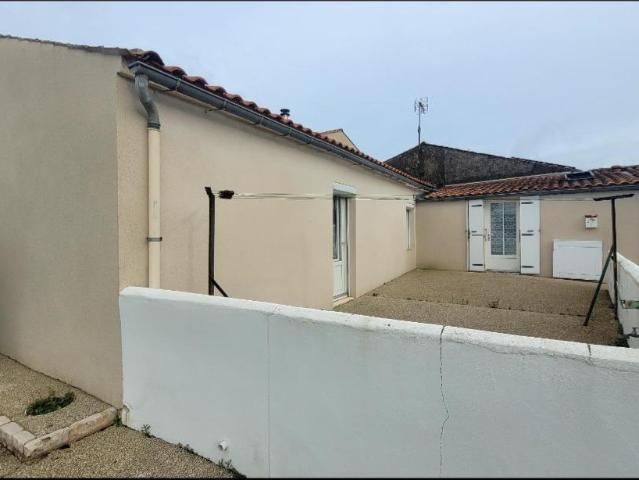 Maison vente à La Rochelle, Charron