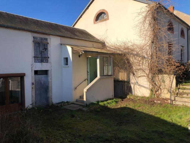 Maison vente à Saint-Amand-Montrond, Chezal-benoît