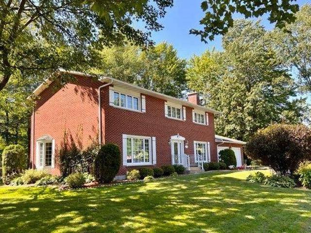House for sale in Cowansville House for sale in Cowansville