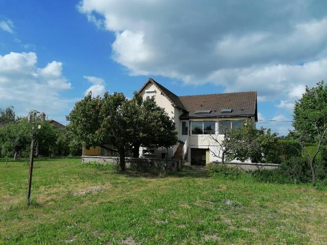 Maison vente à Loches, Descartes