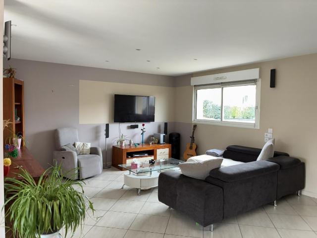 Maison vente à Laval, Forcé