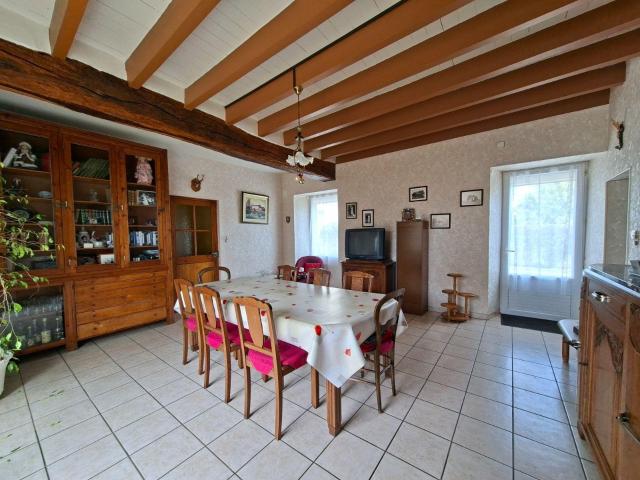 Maison vente à Bressuire, Genneton