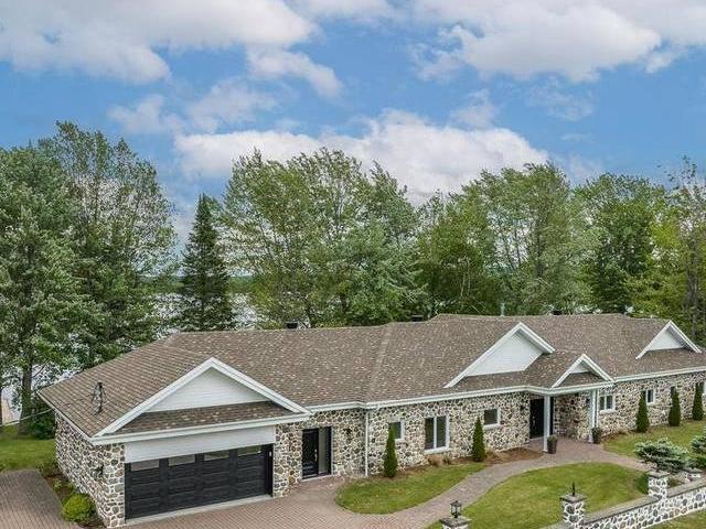 House for sale in Magog