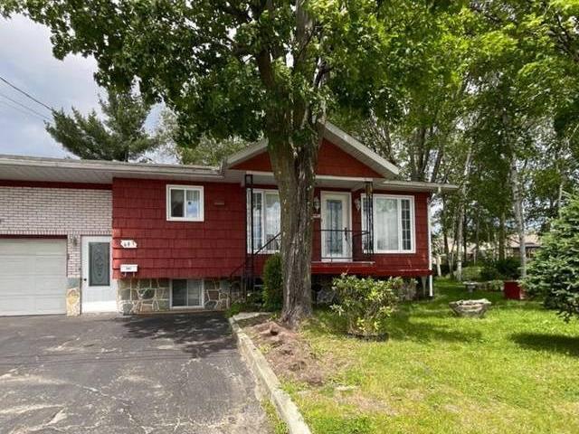 House for sale in Magog House for sale in Magog