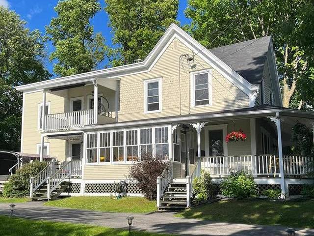 House for sale in Magog
