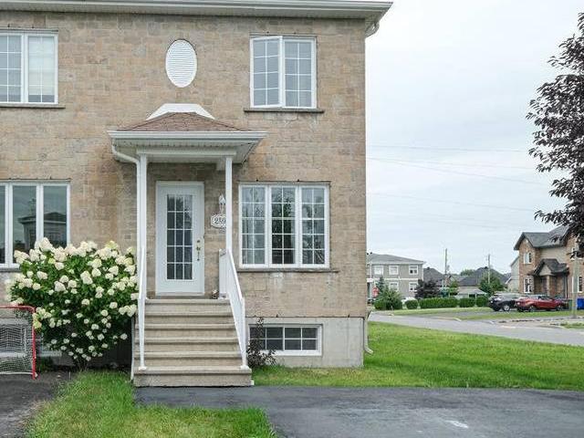 House for sale in Marieville