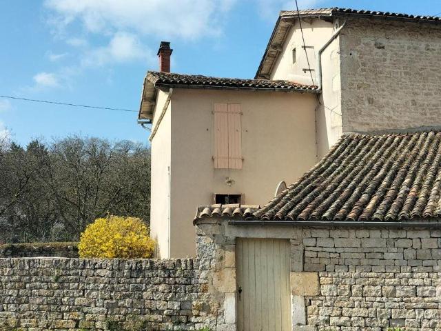 Maison vente à Niort, Mellé