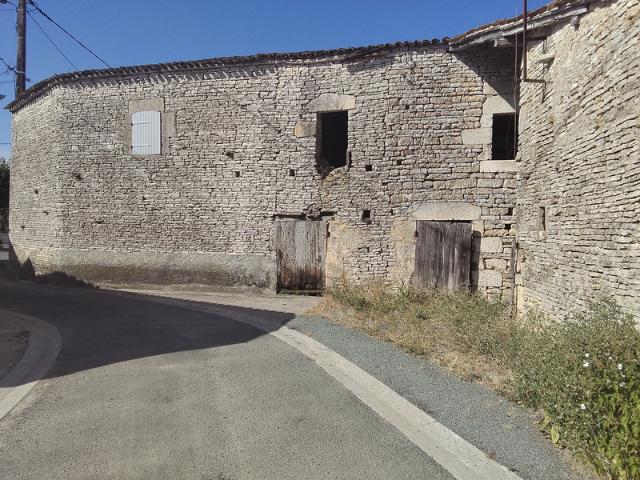 Maison vente à Saint-Jean-d'Angély, Bercloux