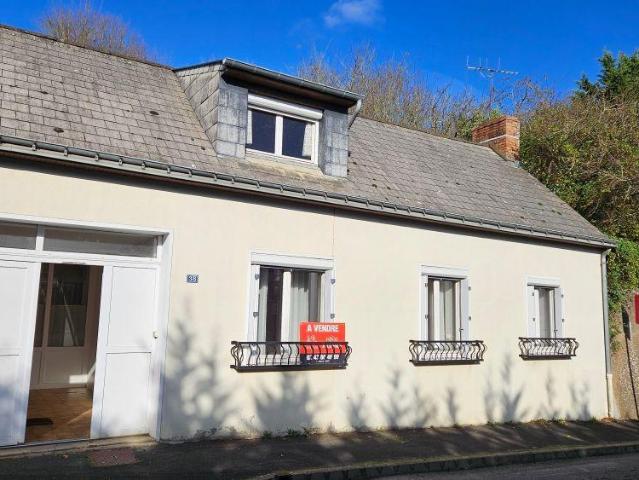 Maison vente à La Flèche, Souligné-flacé