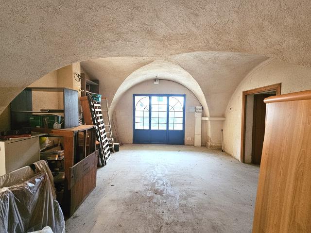 Maison vente à Aix-en-Provence, Lambesc