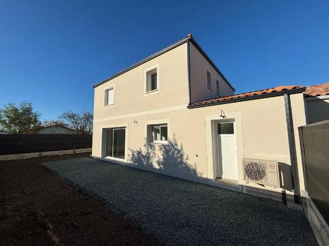 Maison vente à Échillais, Ville d'Enver