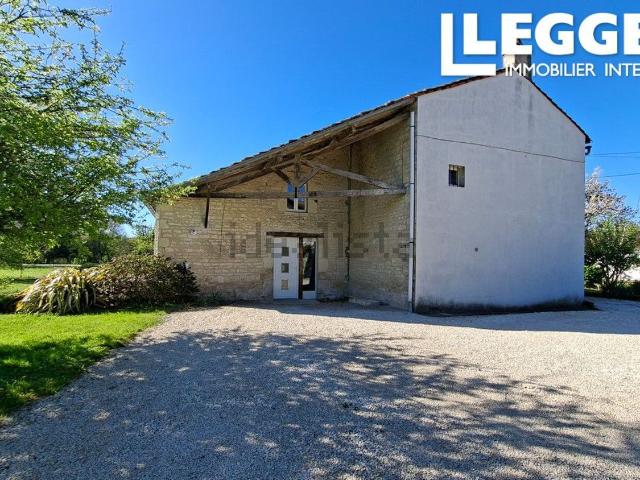 Maison vente à Aigre