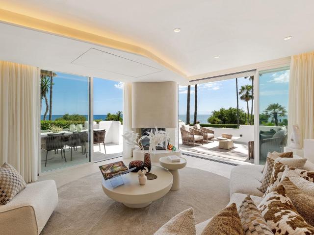 Casa en venta en Alcazaba Beach, Costa del Sol Occidental