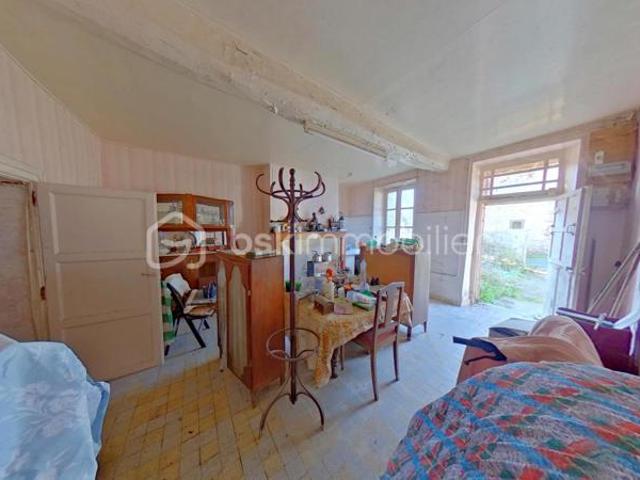 Maison vente à Sens, Voisines