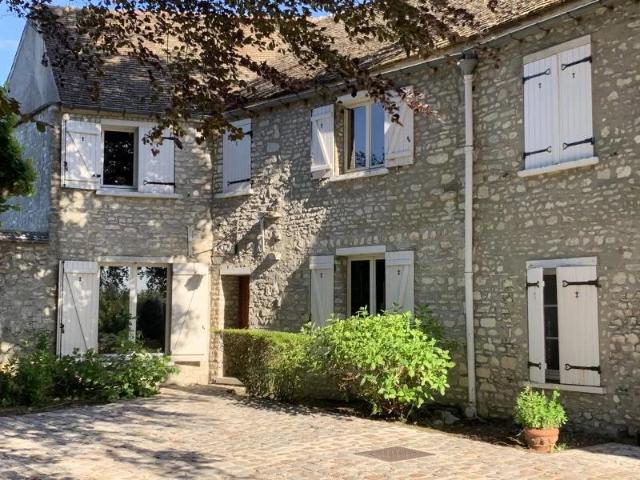Maison vente à Saint-Germain-en-Laye, Maule