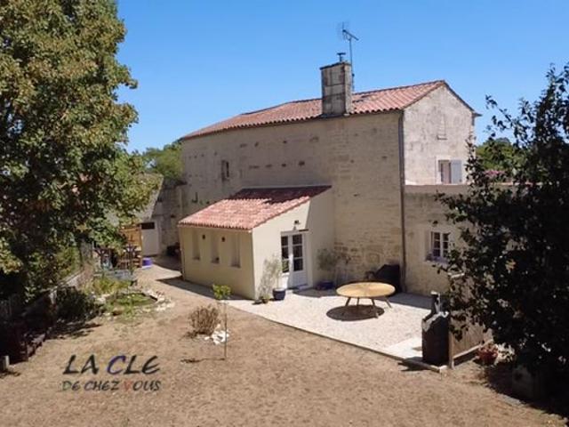 Maison vente à Fontenay-le-Comte, Xanton-chassenon