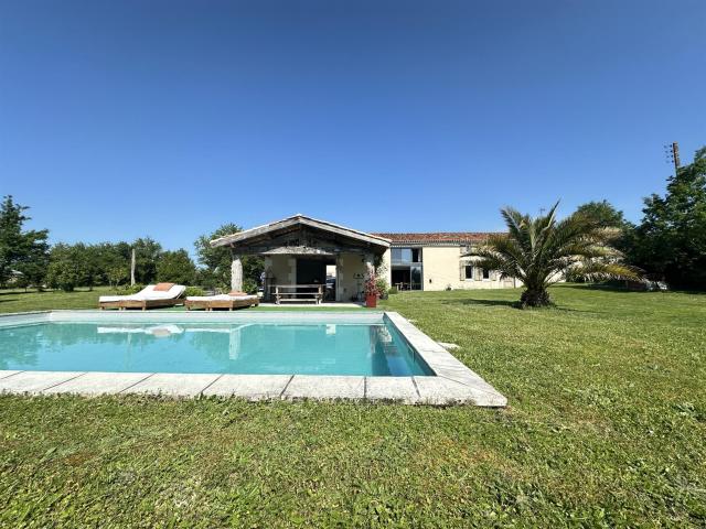Maison vente à Salles-de-barbezieux, Charente