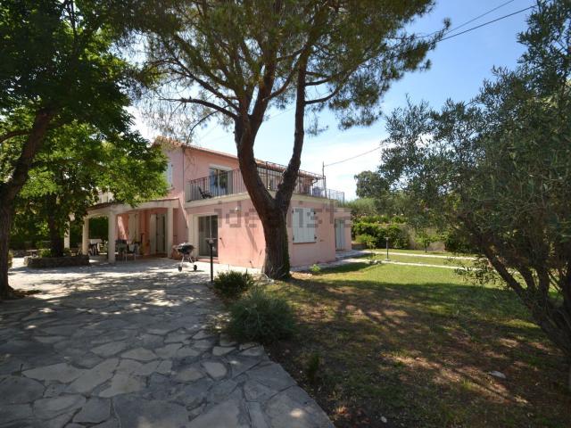 Maison location à Centre Ville, Antibes